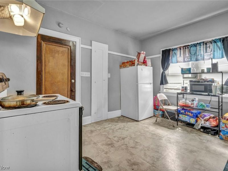 382 Madison Avenue, Akron, OH 44320 Photo 8