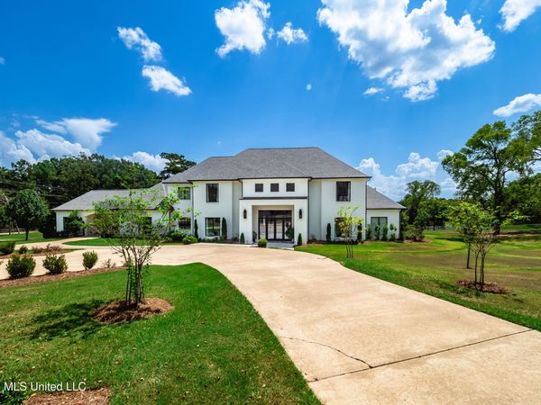 100 Bridgewater Crossing, Ridgeland, MS 39157