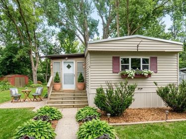 7811 N 101 Plaza, Omaha, NE 68122