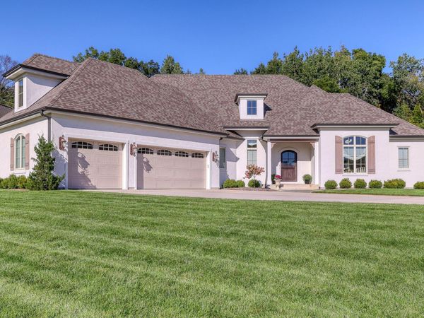 1620 Yardley Ct, Summit, WI 53066