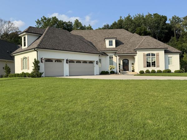 1620 Yardley Ct, Summit, WI 53066