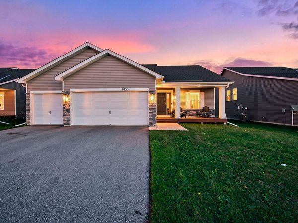 1836 Fields Drive , Carver, MN 55315