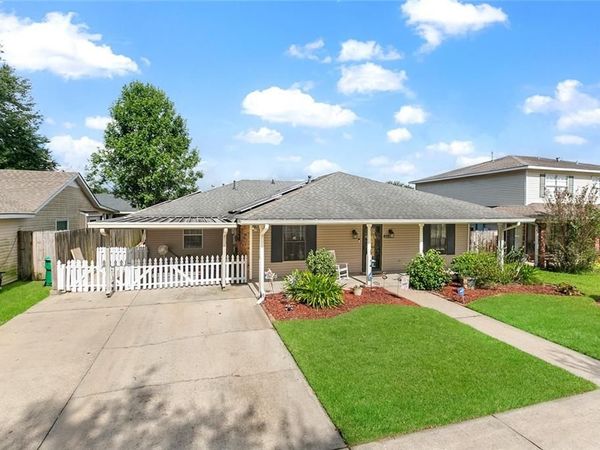 400 LONGWOOD Drive, Destrehan, LA 70047