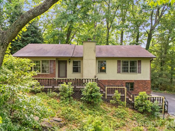 636 Goldview Drive , Hendersonville, NC 28791