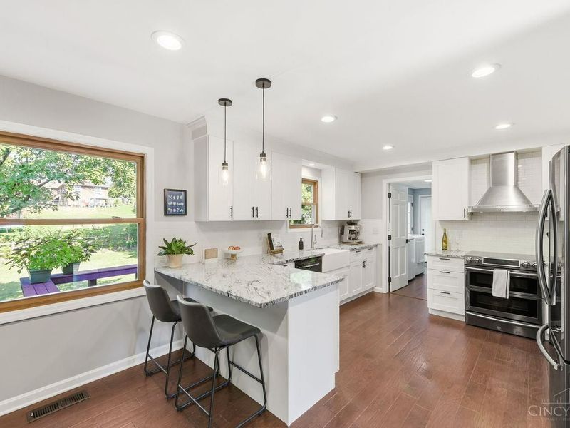 9985 Meadow Hills Drive, West Chester, OH 45241 Photo 11
