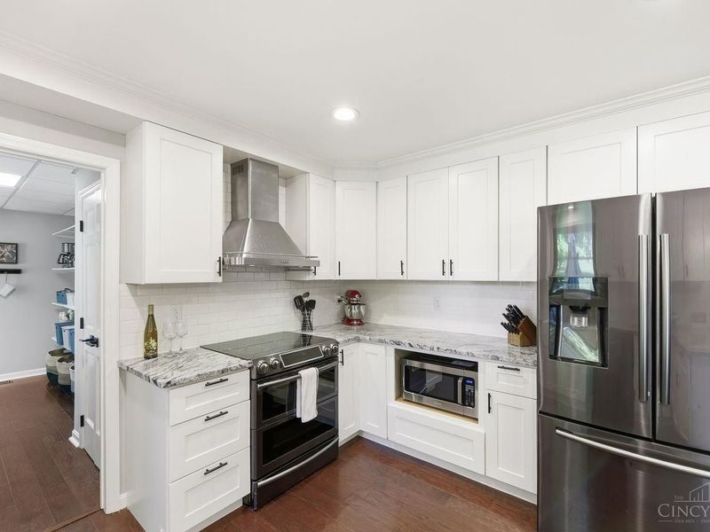 9985 Meadow Hills Drive, West Chester, OH 45241 Photo 12