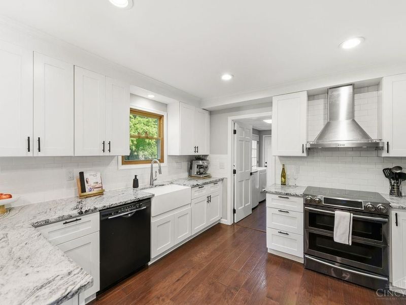 9985 Meadow Hills Drive, West Chester, OH 45241 Photo 2