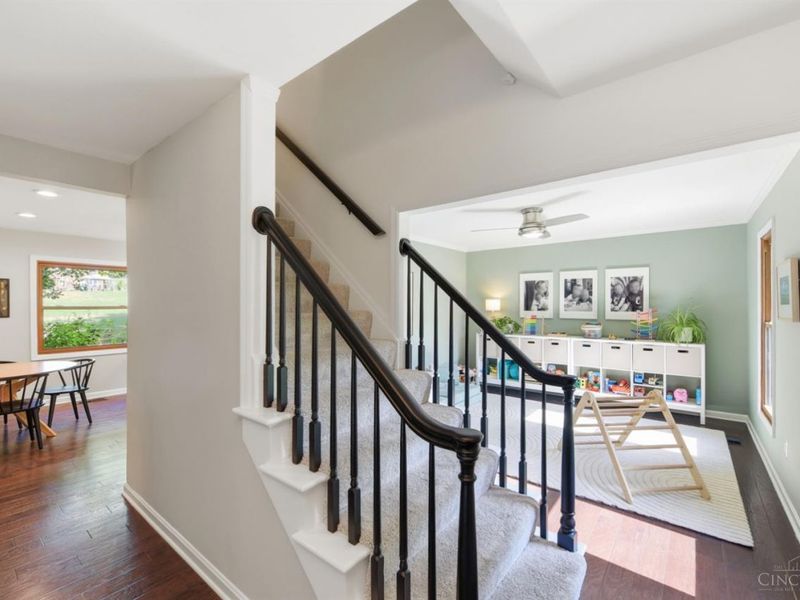 9985 Meadow Hills Drive, West Chester, OH 45241 Photo 4