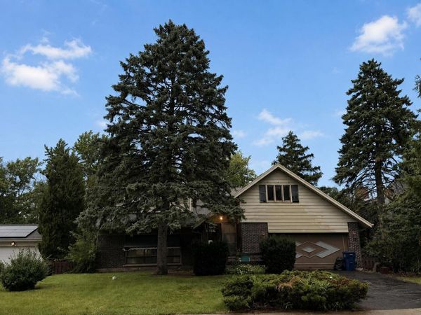 2720 Appletree Lane, Northbrook, IL 60062