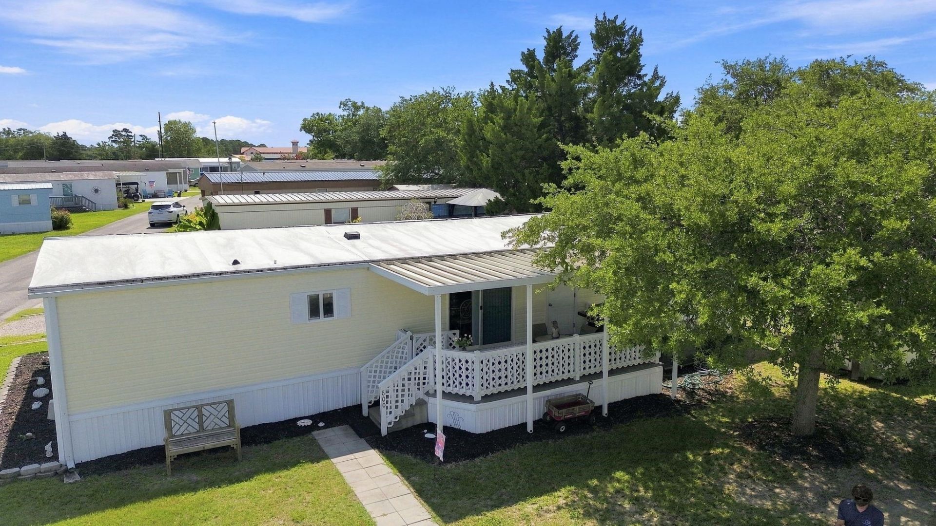 800 Waterway Dr. Photo 32