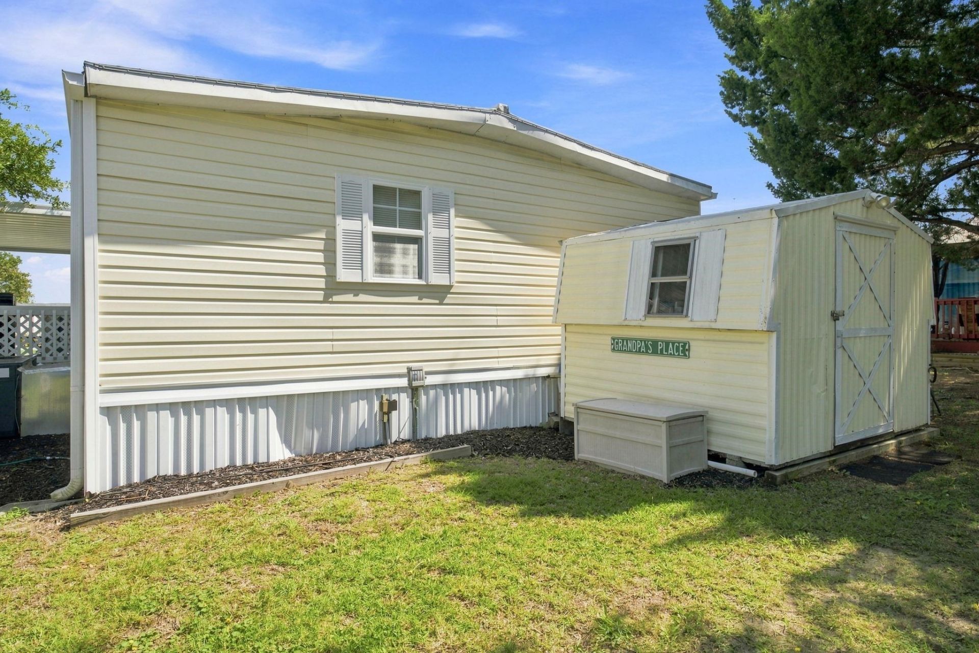 800 Waterway Dr. Photo 34