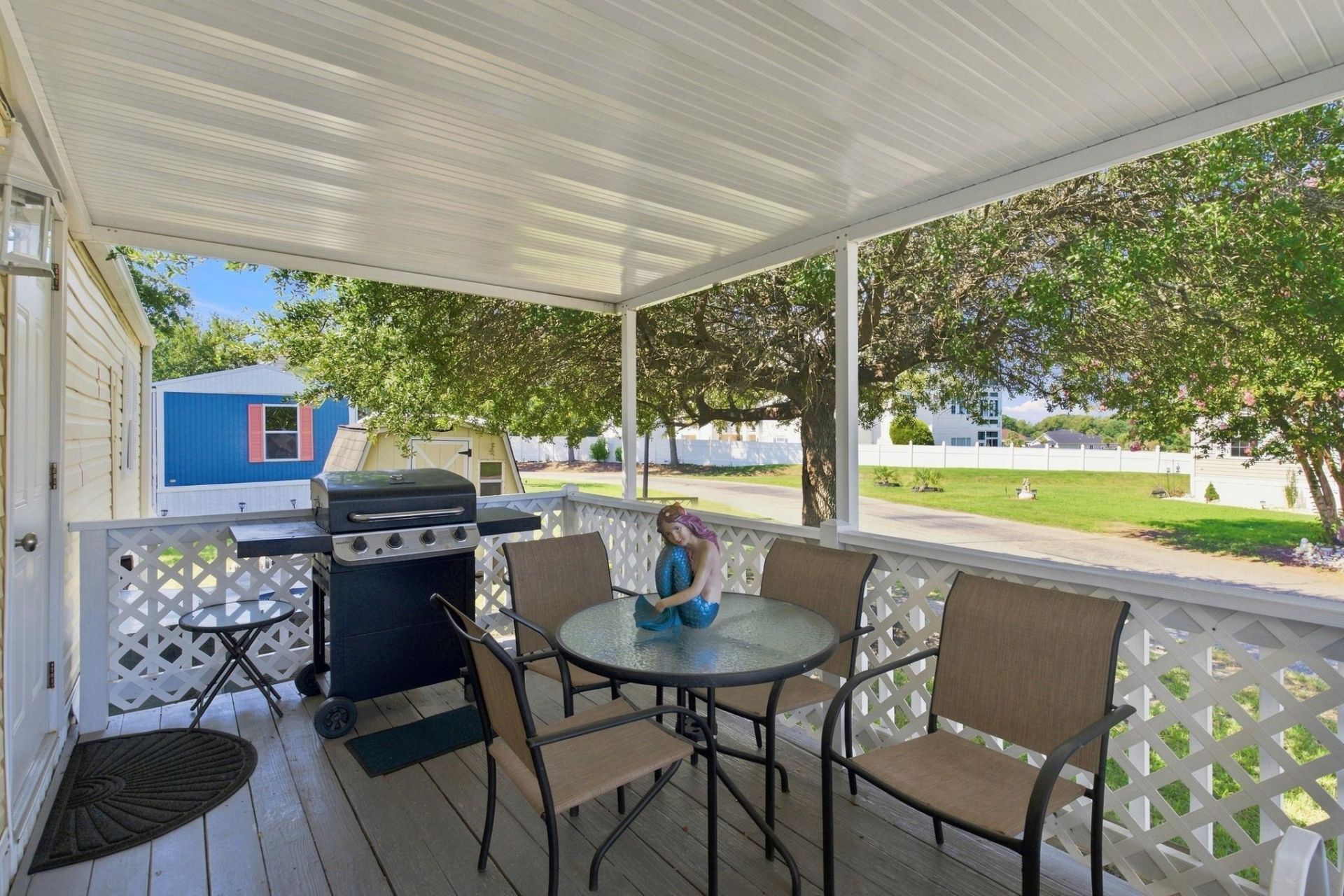 800 Waterway Dr. Photo 4