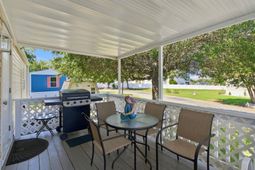 800 Waterway Dr. photo 4