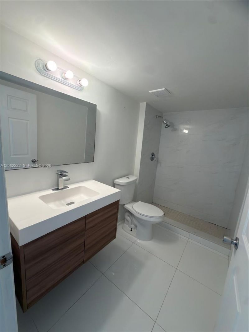 695 SW 11th St , Unit 204, Miami, FL 33129 Photo