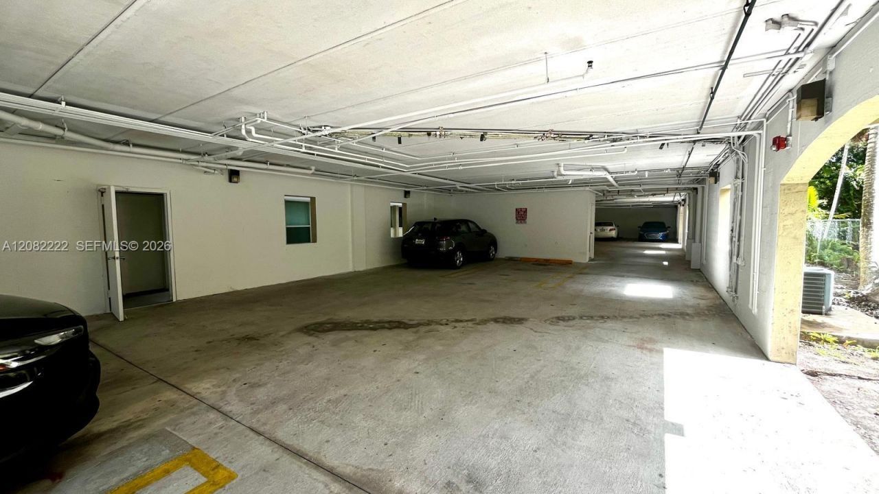 695 SW 11th St , Unit 204, Miami, FL 33129 Photo