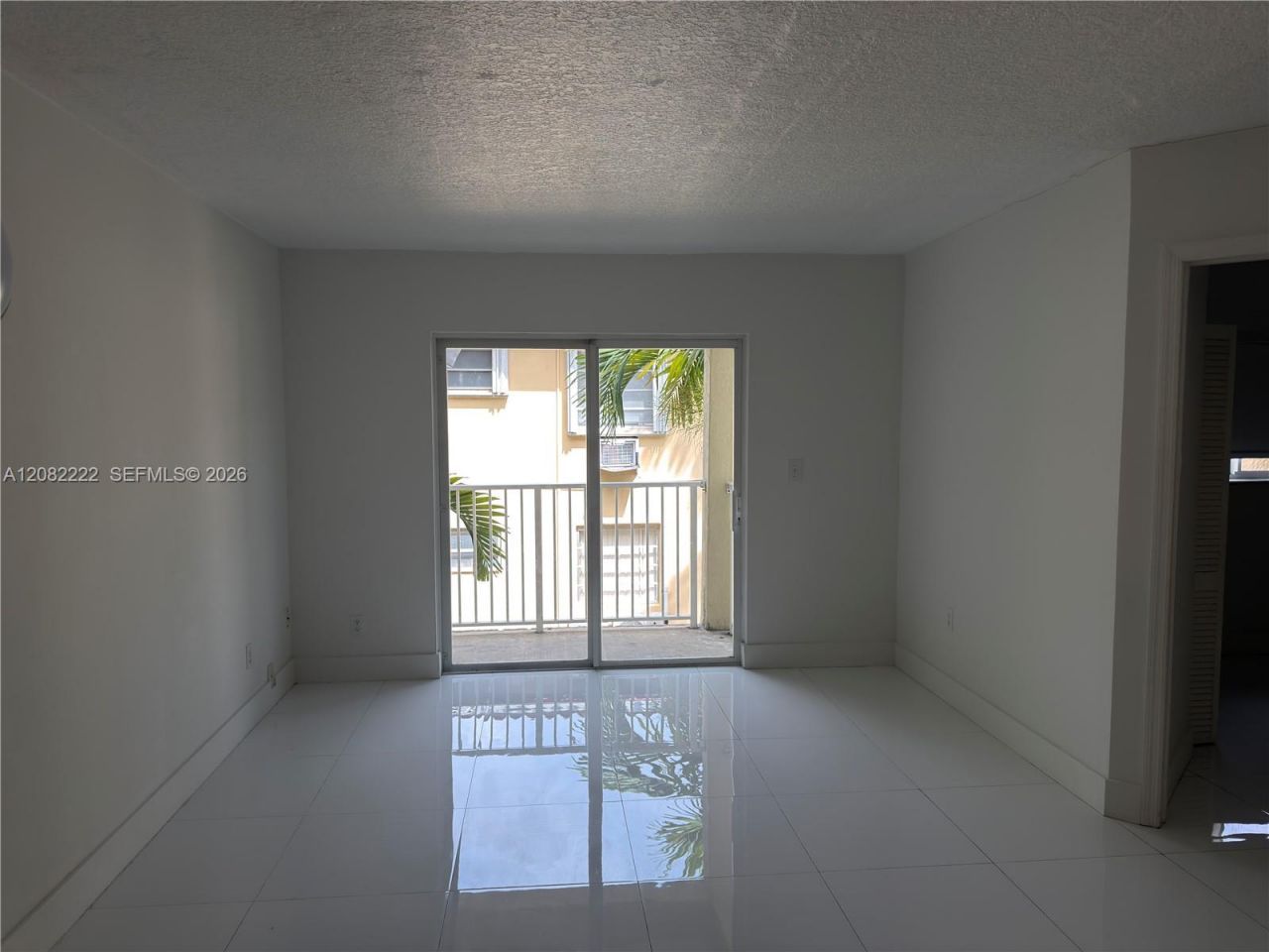 695 SW 11th St , Unit 204, Miami, FL 33129 Photo