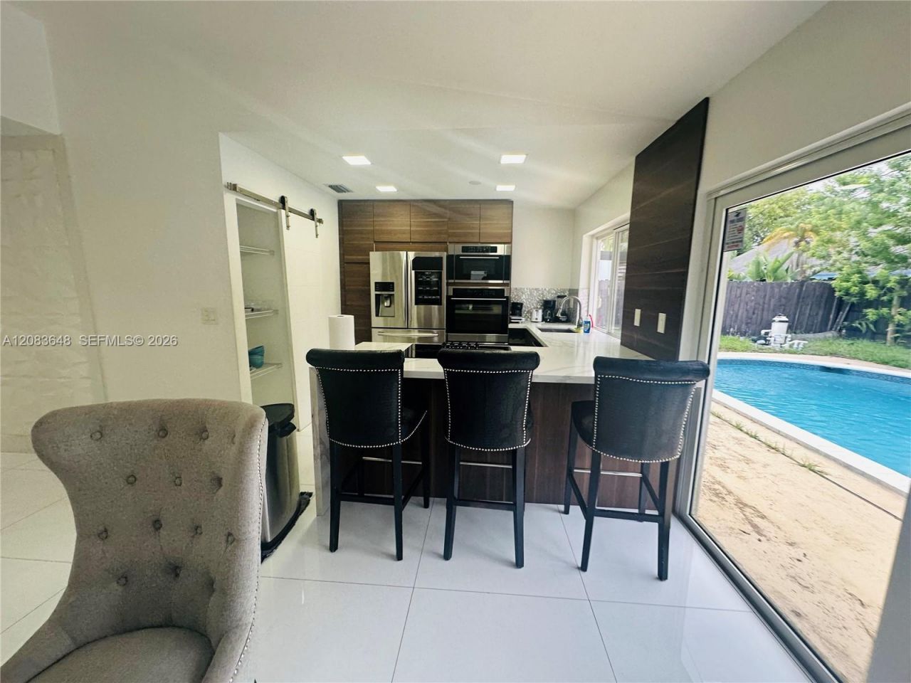 851 NE 205th St, Miami, FL 33179 Photo