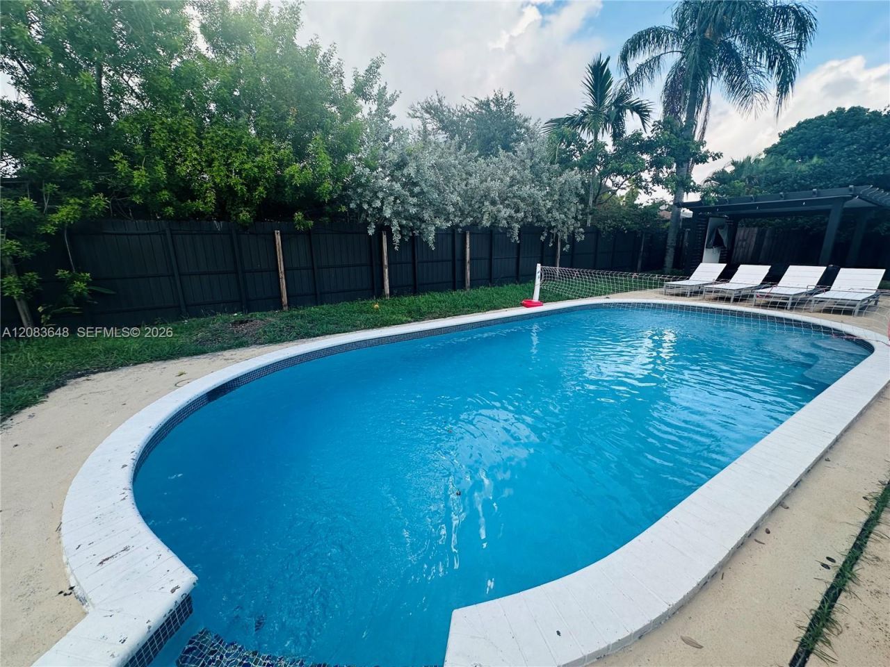851 NE 205th St, Miami, FL 33179 Photo