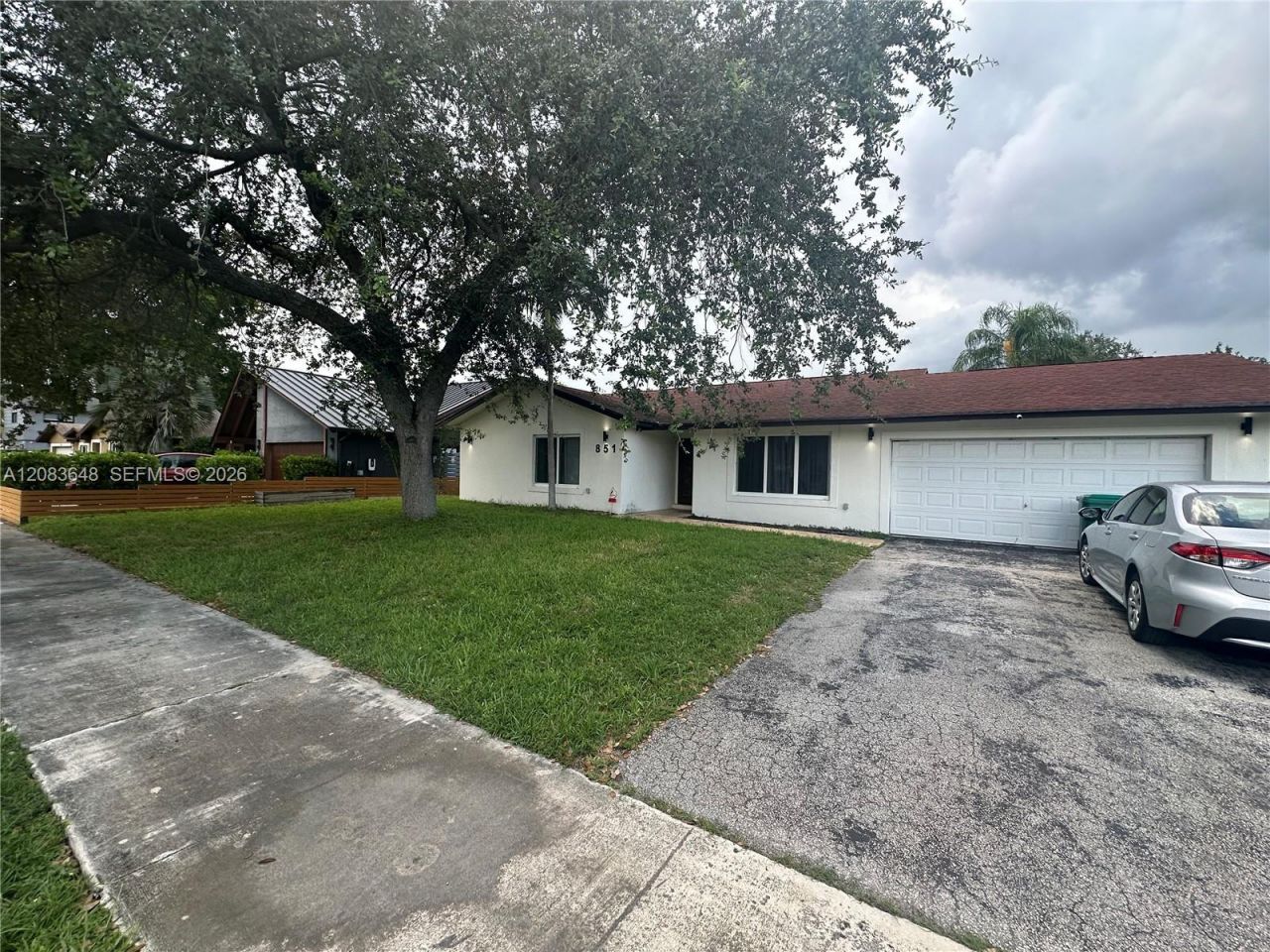 851 NE 205th St, Miami, FL 33179 Photo