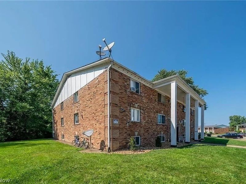 640 S Shore Court, Vermilion, OH 44089 Photo 2