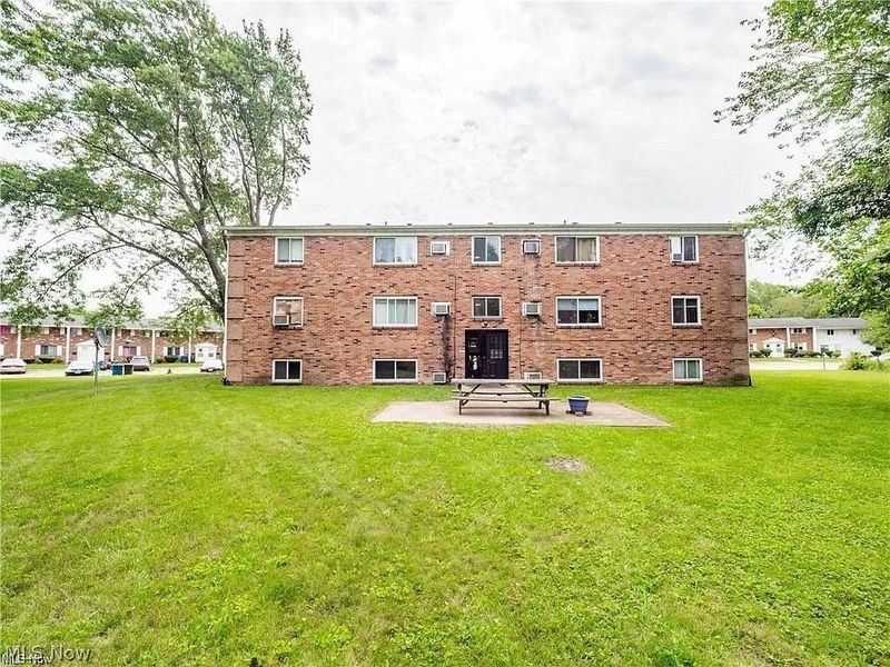 640 S Shore Court, Vermilion, OH 44089 Photo 3