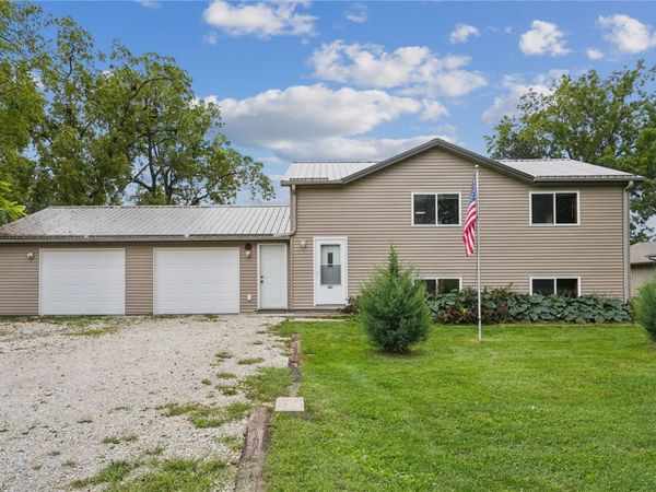 605 North St, Brandon, IA 52210