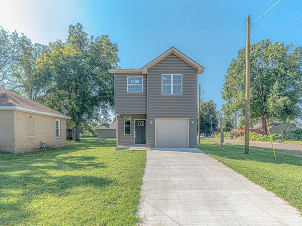 630 W Calhoun St, Luxora, AR 72358