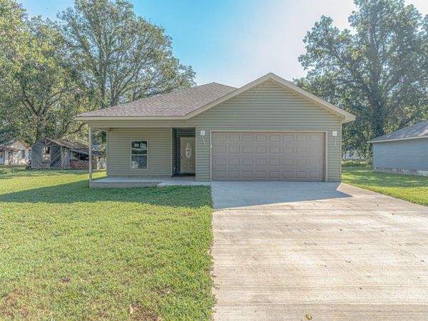207 Thompson St, Luxora, AR 72358