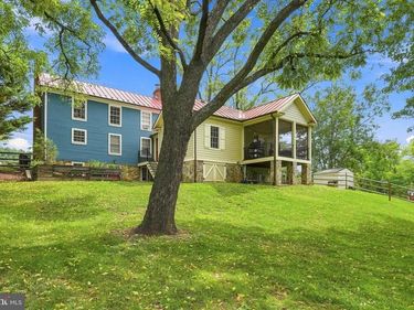 34141 SNICKERSVILLE TURNPIKE, BLUEMONT, VA 20135