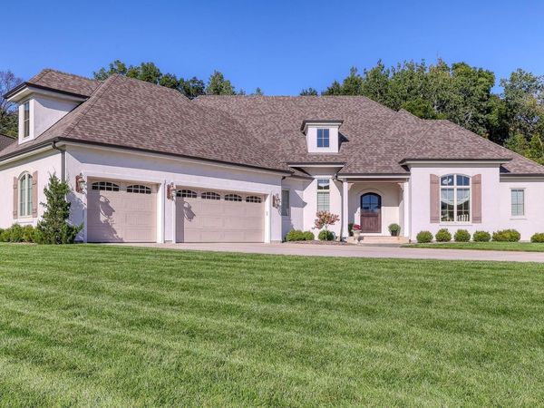 1620 Yardley COURT, Oconomowoc, WI 53066