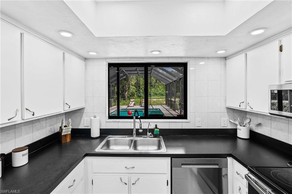6031 Dogwood Way , Naples, FL 34116 Photo