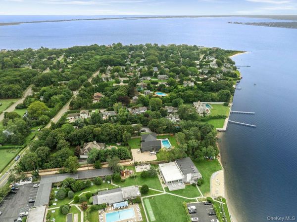 54 Rampasture Road, East Hampton, NY 11946