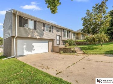 4733 S 81st Street, Ralston, NE 68127