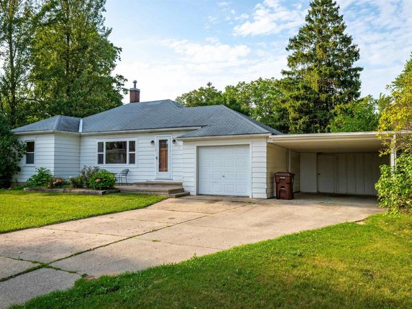 121 Maple Street E, Shepherd, MI 48883