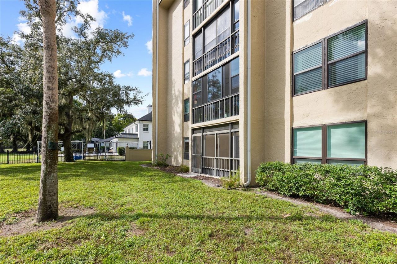 13626 Greenfield Drive, Unit 109, Tampa, FL 33618 Photo