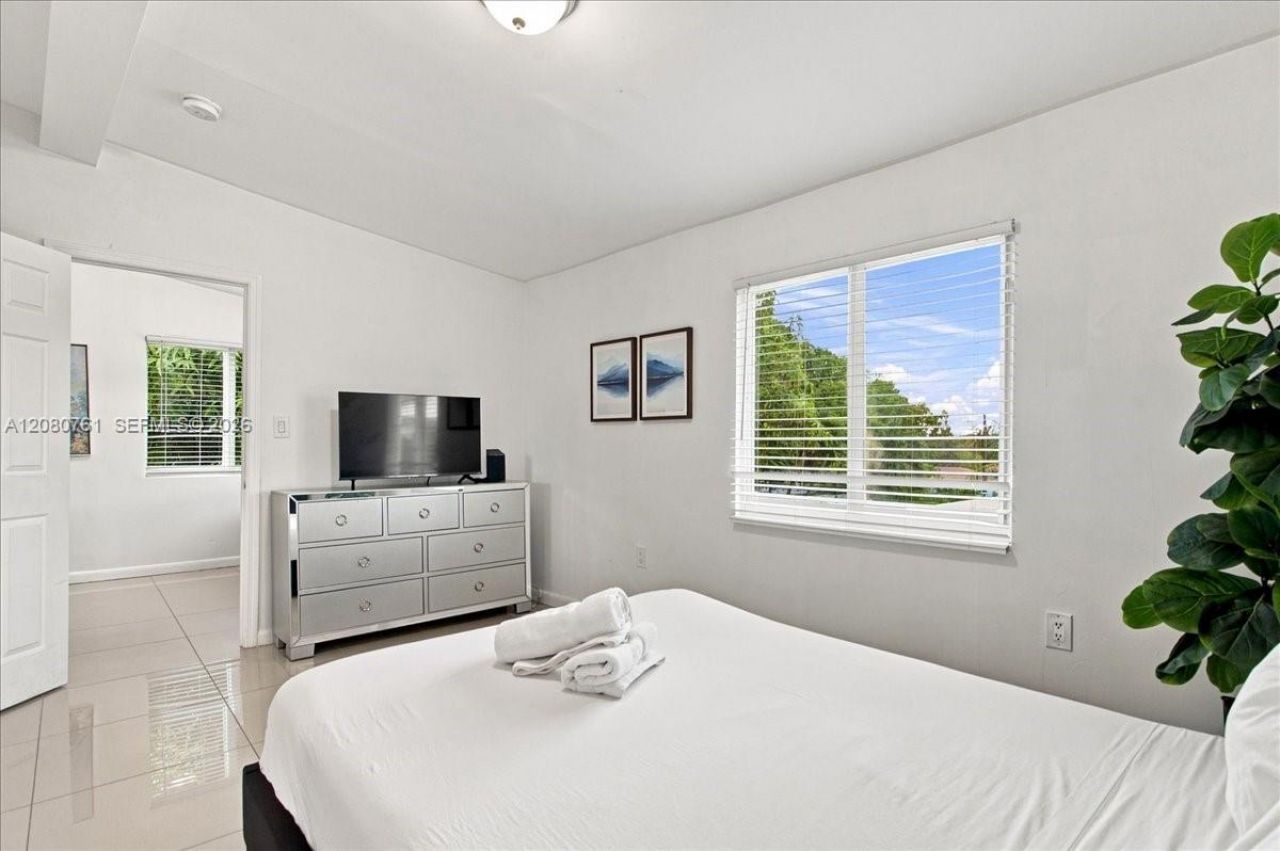 268 NW 34th St, Miami, FL 33127 Photo