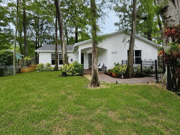 4271 NW 20th Ave, Oakland Park, FL 33309