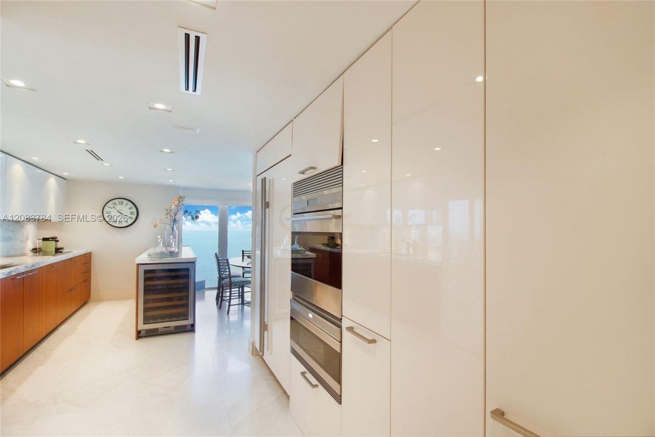 881 Ocean Dr , Unit 25E, Key Biscayne, FL 33149 Photo