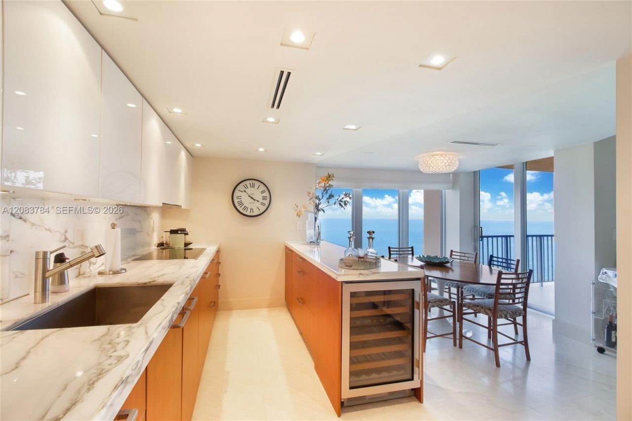 881 Ocean Dr , Unit 25E, Key Biscayne, FL 33149 Photo