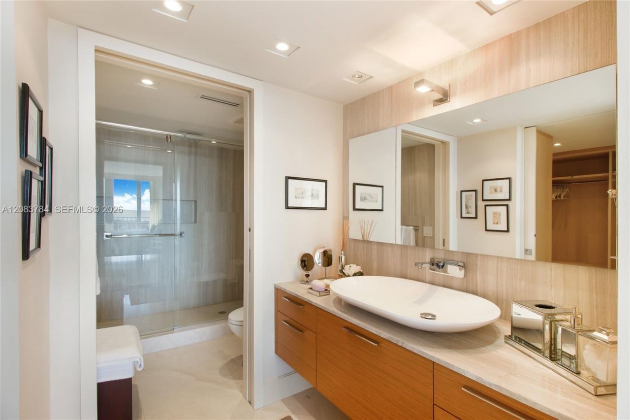 881 Ocean Dr , Unit 25E, Key Biscayne, FL 33149 Photo