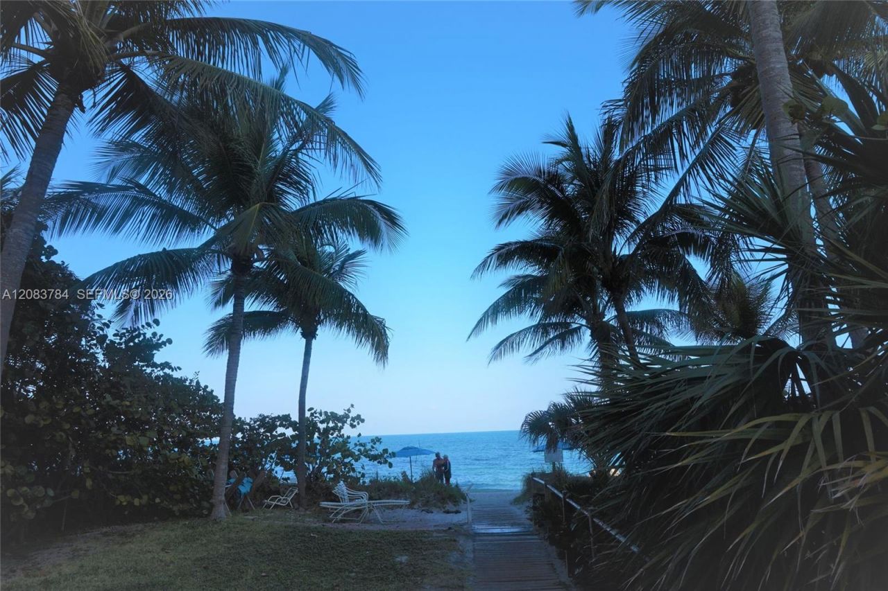 881 Ocean Dr , Unit 25E, Key Biscayne, FL 33149 Photo