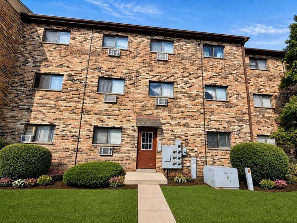 1510 N Silver Lane , Unit 1A, Palatine, IL 60074