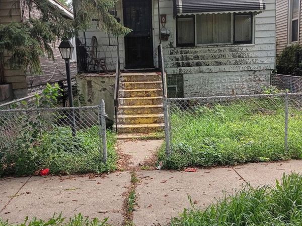 7533 S Ellis Avenue, Chicago, IL 60619