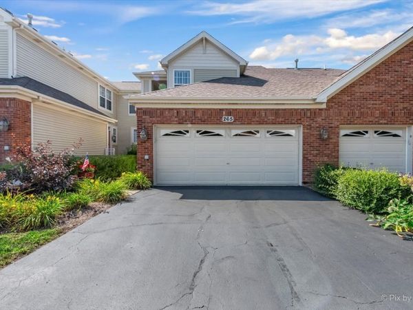 265 Birch Lane , St. Charles, IL 60175