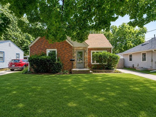 3921 41st Street, Des Moines, IA 50310