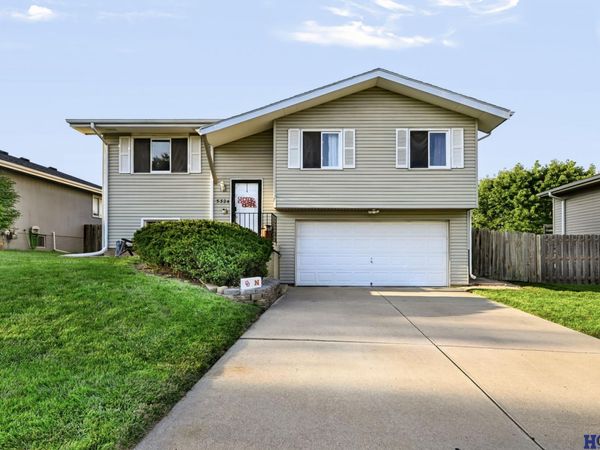 5324 W St Paul Avenue, Lincoln, NE 68524