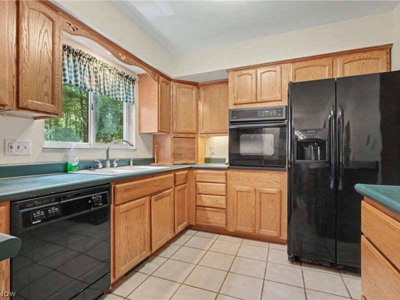 3087 Tower Hill Drive, Akron, OH 44319 Photo 14