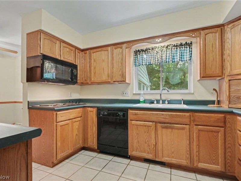 3087 Tower Hill Drive, Akron, OH 44319 Photo 17