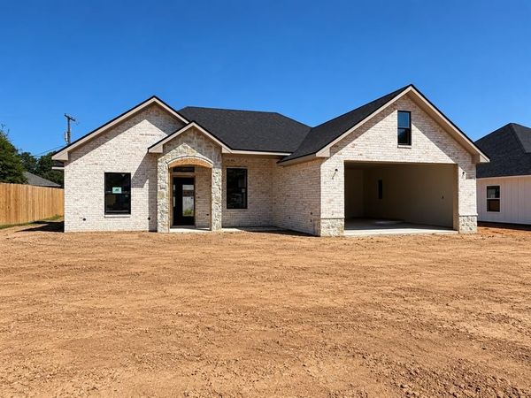 229 Central Park Court, Athens, TX 75751