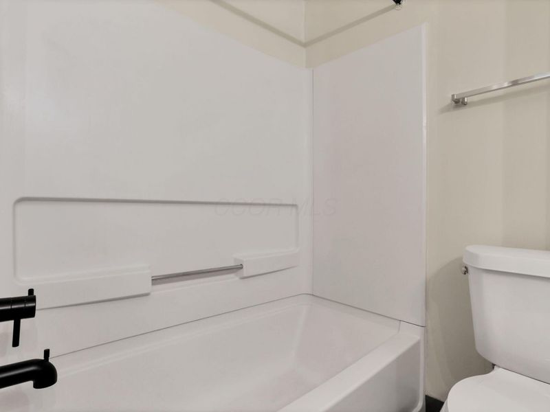 2418 Carolina Avenue, Unit 5, Columbus, OH 43229 Photo 31
